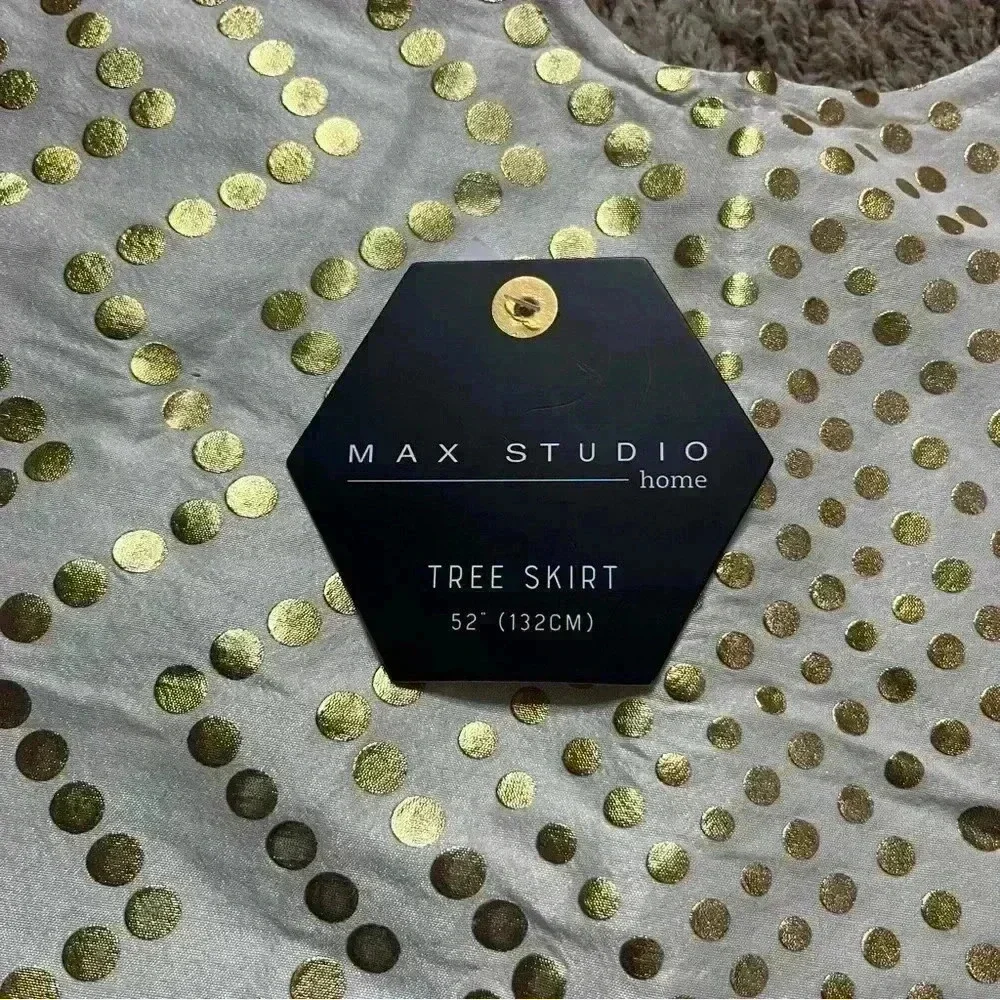Max Studio Tree Skirt Holiday Christmas Cream Gold Dots Tie Closure‎ 52” NWT